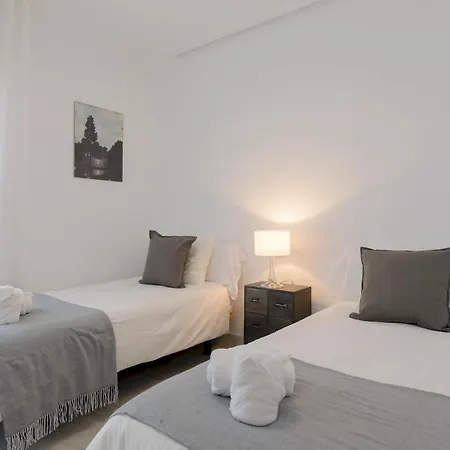 Pass The Keys Stunning Beachfront In Appartement