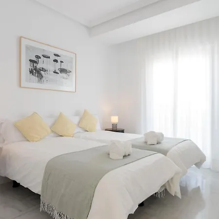 Pass The Keys Stunning Beachfront In Apartament *