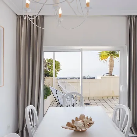 Pass The Keys Stunning Beachfront In Appartement